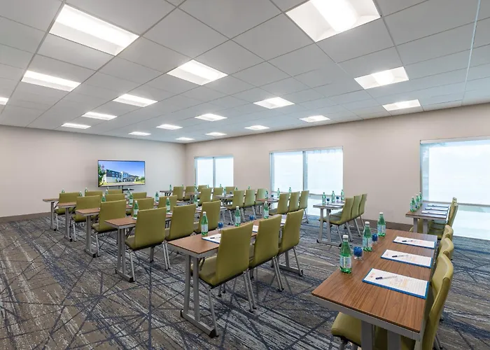Holiday Inn Express & Suites Greenwood Mall By Ihg