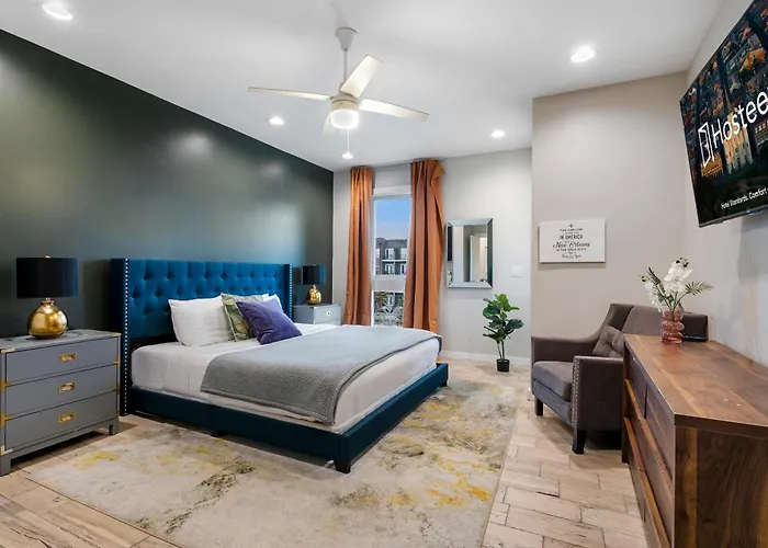 Luxury 3-Story Home W Pool & Parking Garage