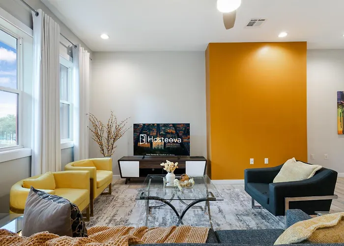 Newly Renovated 3 Story Home W Pool, Garage & Balconies