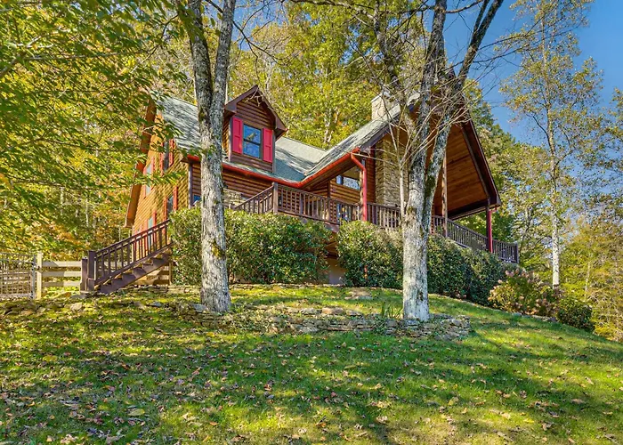 Hayesville Cabin W/ Game Room & Mtn Views!
