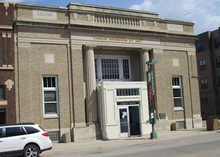 Hampton Inn & Suites Minot