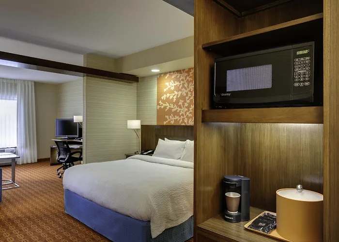 Fairfield Inn And Suites Hutchinson