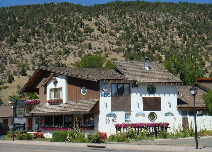 Starlight Lodge