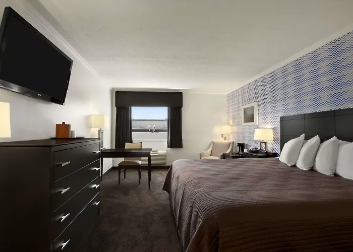Travelodge By Wyndham Hubbard Oh