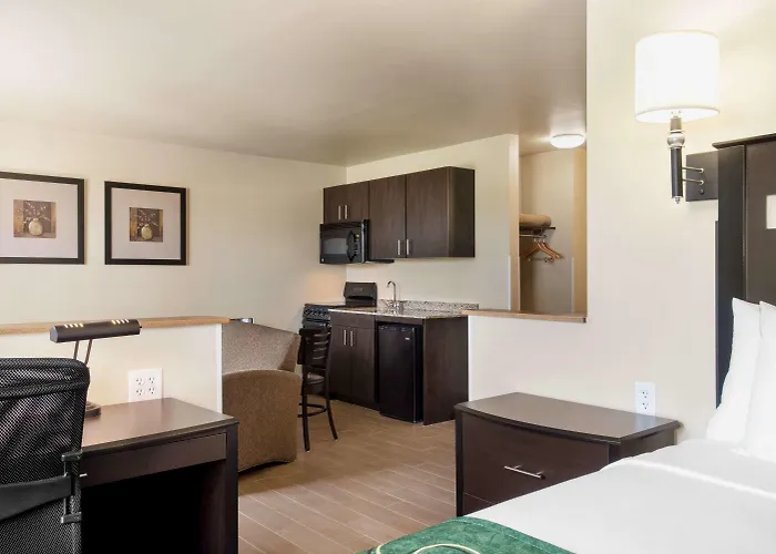 Baymont By Wyndham Glenwood