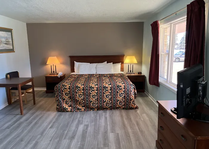 Crows Nest Inn Tawas