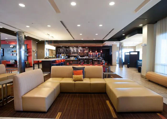 Courtyard By Marriott Evansville East