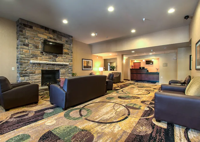 Cobblestone Inn & Suites - Holyoke