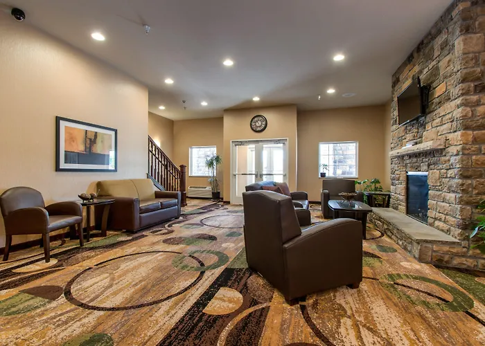 Cobblestone Inn & Suites - Holyoke