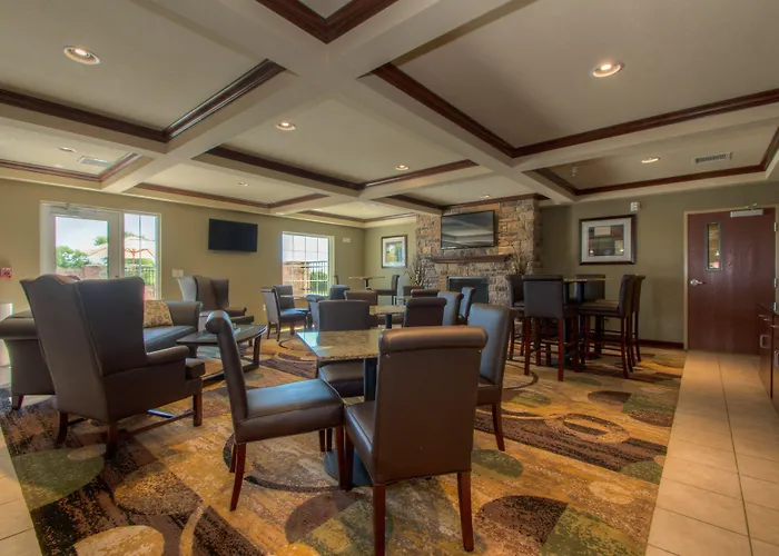Cobblestone Inn & Suites - Holyoke
