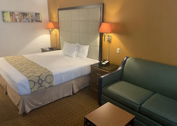 Brentwood Inn & Suites