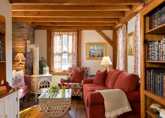 Seven Sea Street Inn