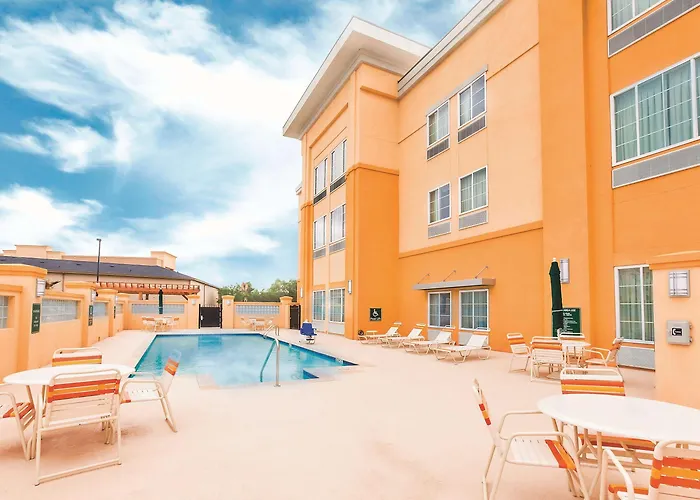 La Quinta By Wyndham Cotulla