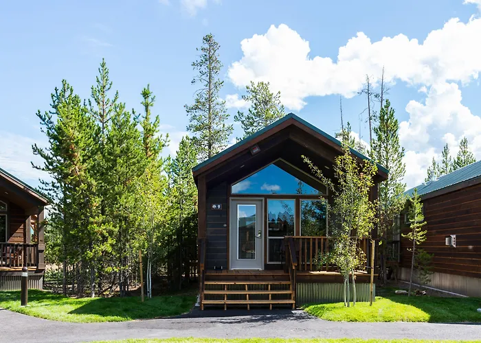 Explorer Cabins At Yellowstone