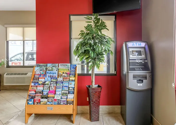 Econo Lodge Shorewood