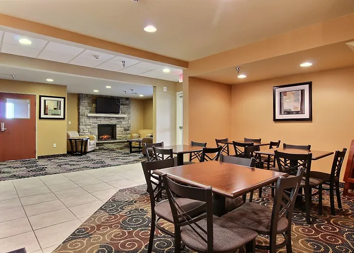 Amerivu Inn And Suites - Crookston