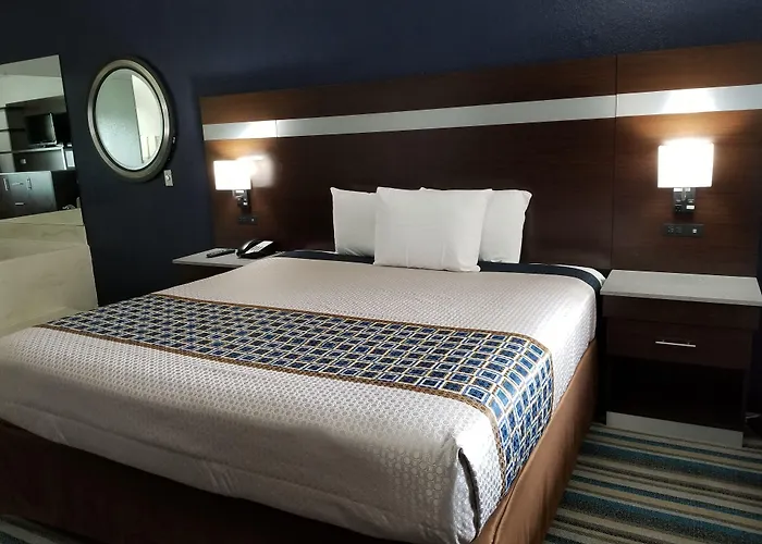 Homebridge Inn And Suites