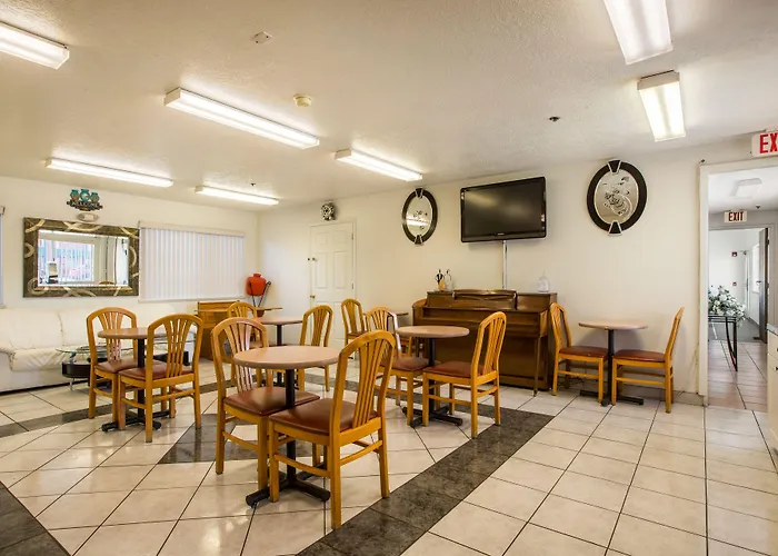 Sandia Peak Inn Old Town Abq, A Howard Johnson By Wyndham