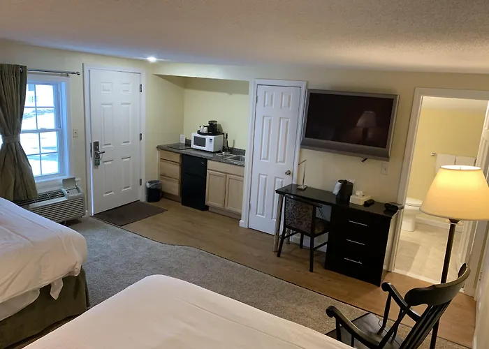 Four Winds Country Motel