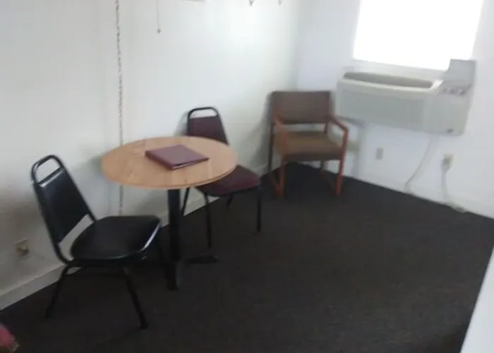 Trail Motel