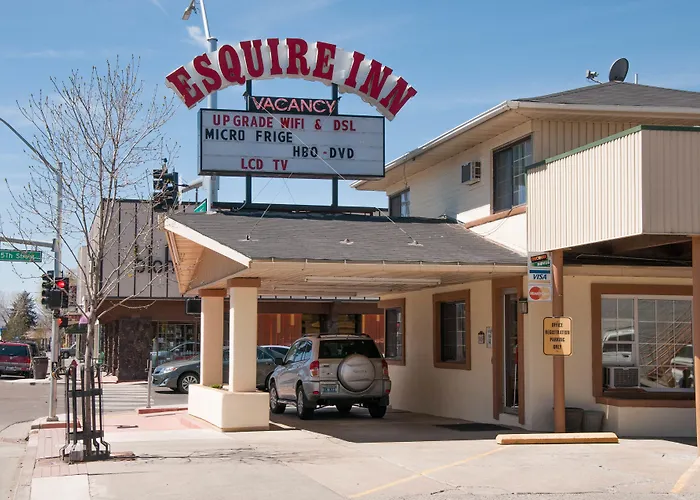 Esquire Inn