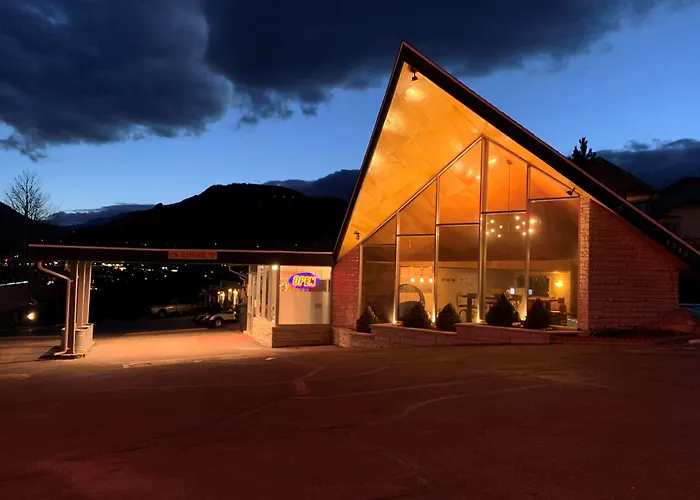 Coyote Mountain Lodge