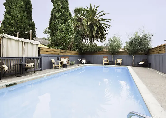 El Dorado Hotel