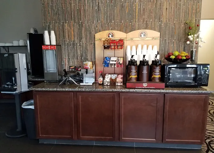 Okoboji Inn & Suites