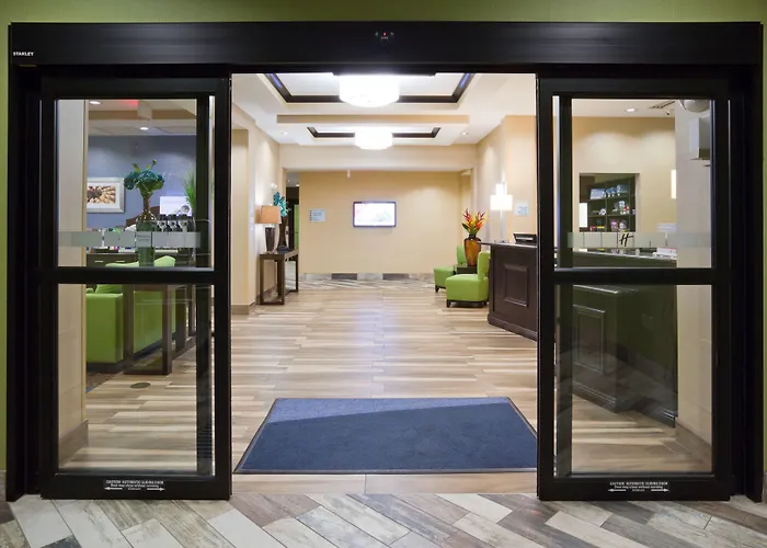 Holiday Inn Express & Suites Fort Dodge By Ihg