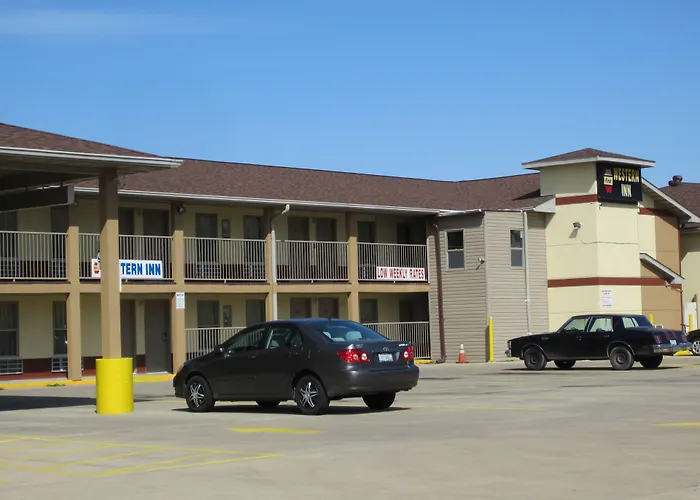 First Western Inn - Fairmont City