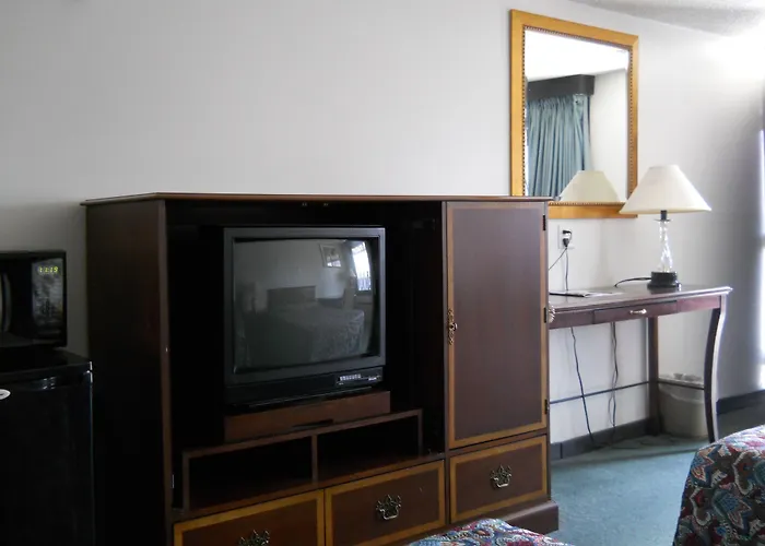 Value Inn Motel - Milwaukee Airport South