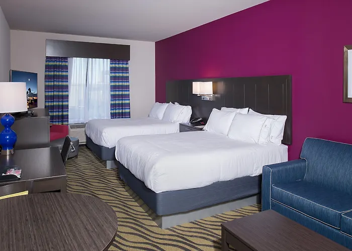 Holiday Inn Express Hutchison By Ihg