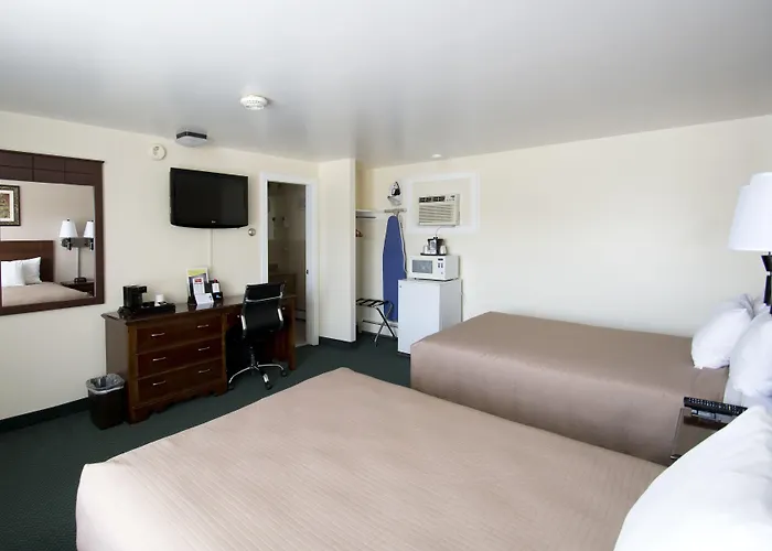 Travelers Inn
