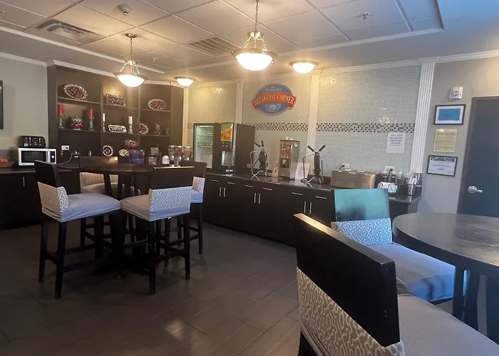 Baymont By Wyndham College Station