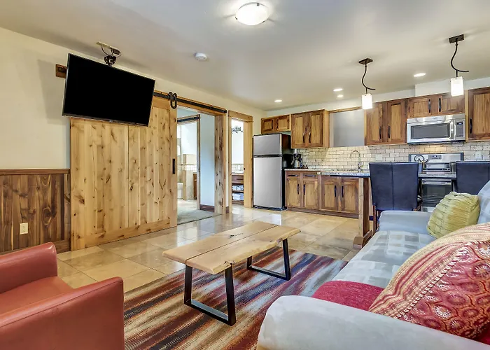 Wall Street Suites