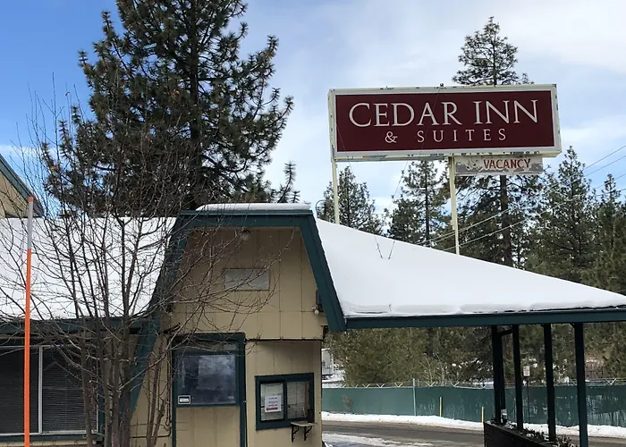 Cedar Inn & Suites