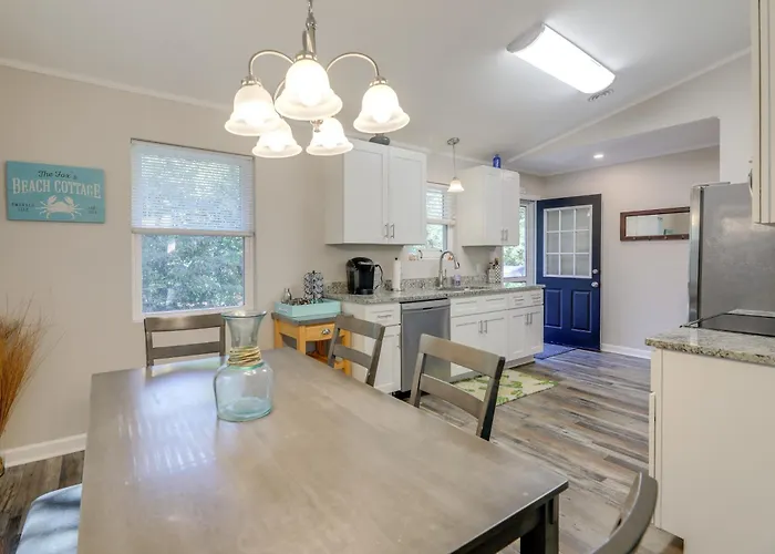 Walk To Beach & Family Fun! Emerald Isle Home