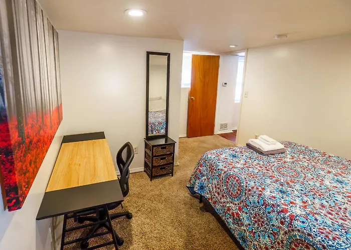 1 Bed Apt - Amazing Location 1 Block To Carson St