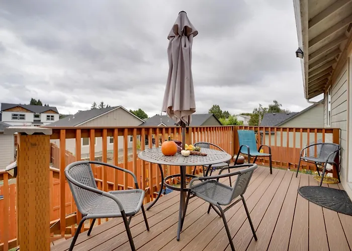Springfield Apt W/ Deck + Central Location!