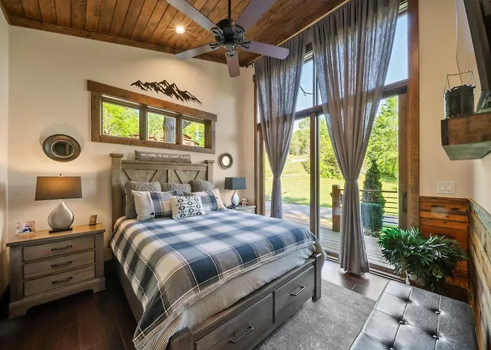 Red Wolf Chalet At Eagles Nest