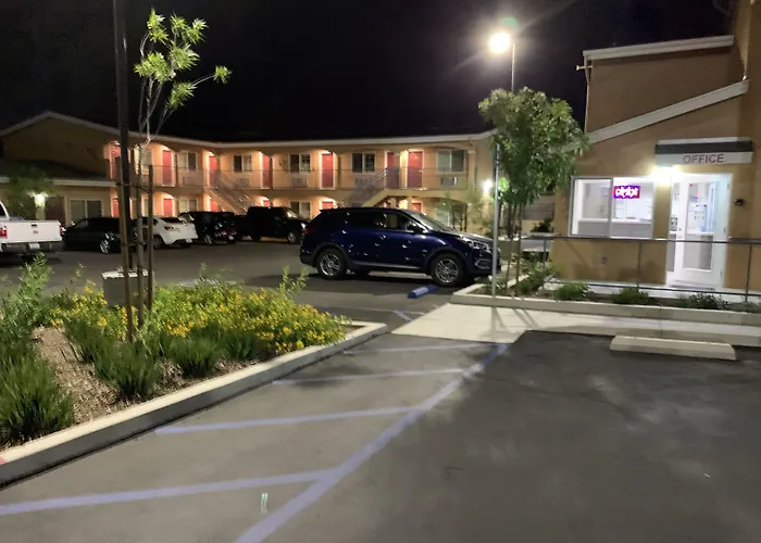 Desert Inn Motel