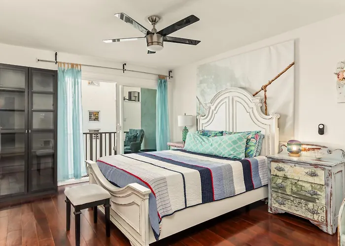 Beach Front Bungalow At Pacific Beach