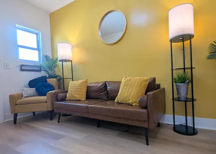 Modern Cottage Near Many Conveniences