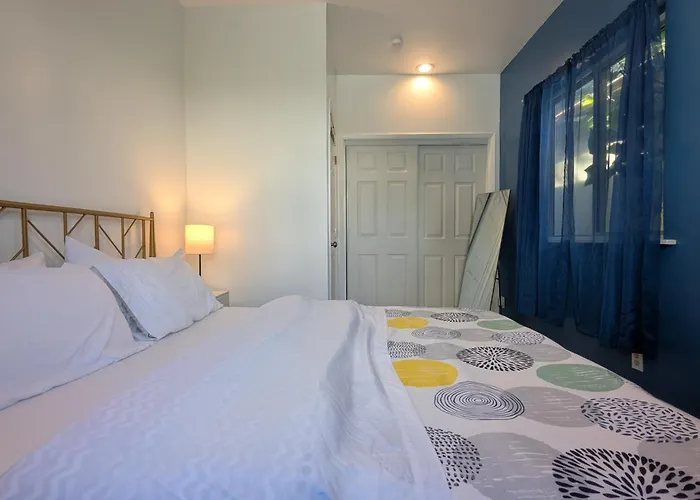 Modern Cottage Near Many Conveniences