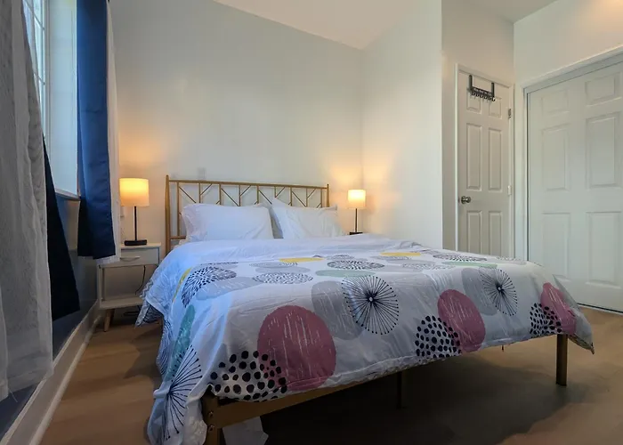 Modern Cottage Near Many Conveniences