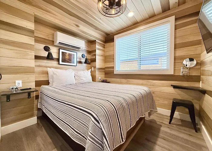 Escalante Escapes Star Lily- Bunk Escape