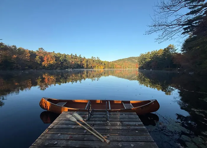 Toms Cabin On Lake Christopher
