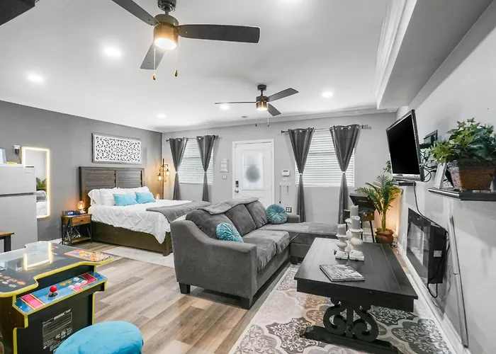 Luxury Cozy Studio With Firepit