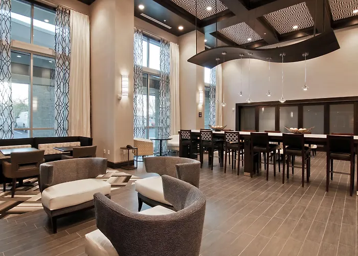 Hampton Inn & Suites Bellevue Downtown/Seattle