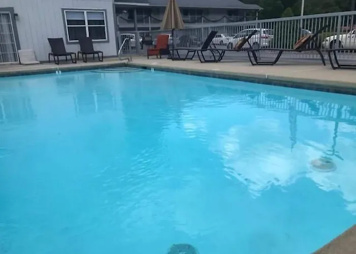 Four Seasons Inn